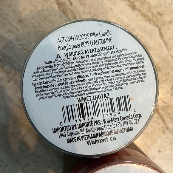 NEW bundle of 4 x autumn scent pillar candles - Picture 3 of 4